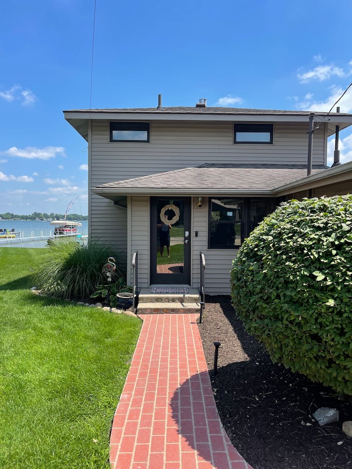 Beautiful Coldwater Lake Home 3 Beds Sleeps 10