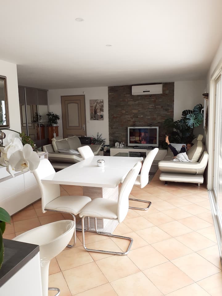 Villa  Allauch Avec Piscine Intérieur&grand Jardin - Marseille