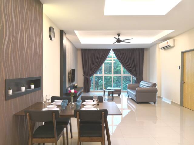 Maxwell @ Cornerstone Condominium - 3BR