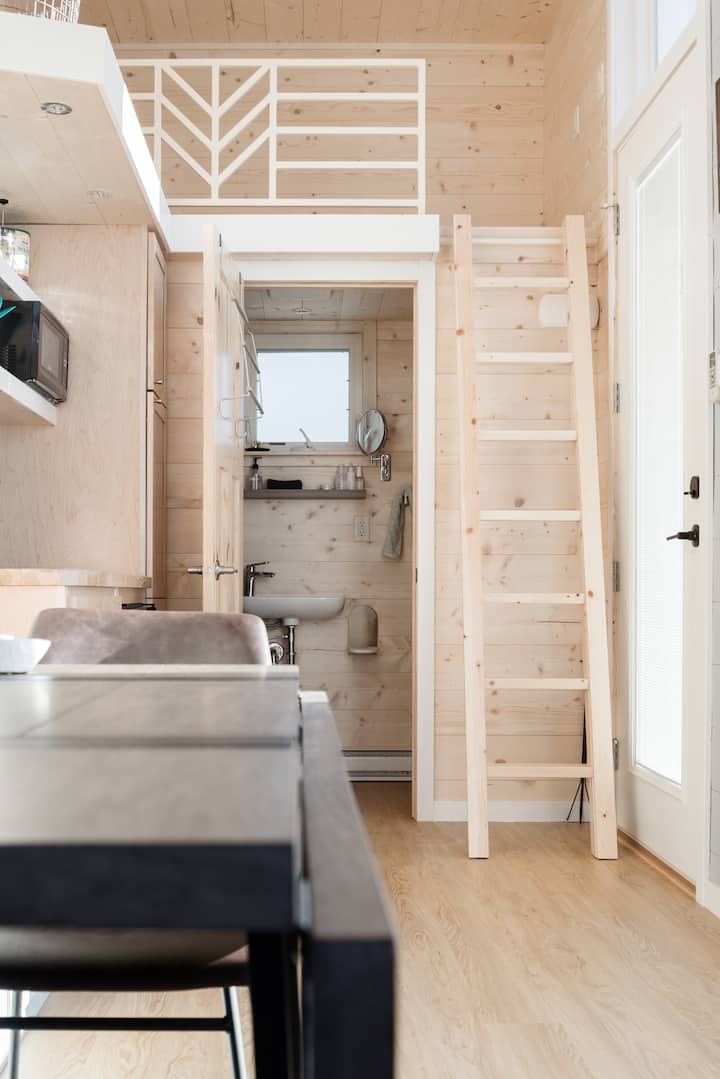Orchard Views From A Light-filled Tiny Home With A Fire Pit - Poughkeepsie, NY