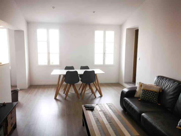 Superbe Appartement Surplombant Le Centre Ville - Monteux