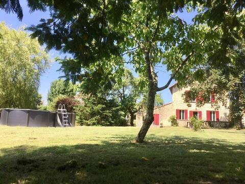 3 bedroom house, private pool pool and barbecue.