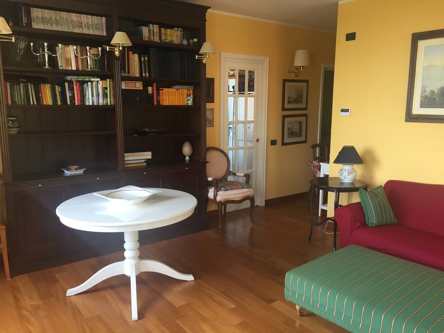 Soggiorno libreria