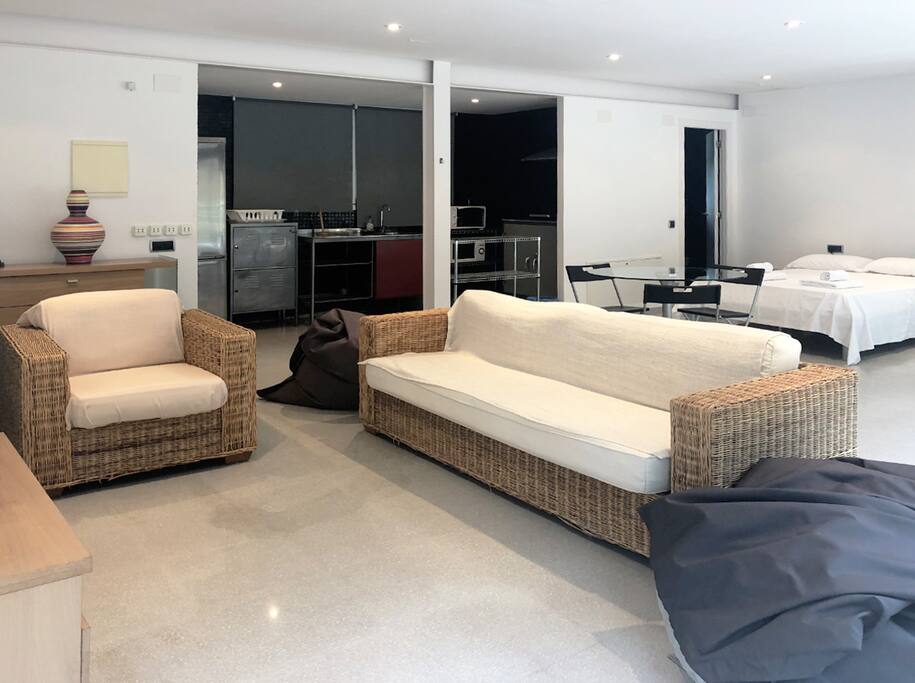 Studio on terrace: 3rd bedroom with en-suite bathroom, plus kitchennette-lounge.