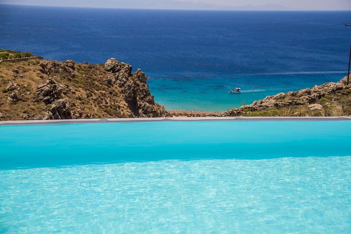 ✭Artemis ✭Luxury villa with pool & 2 Jacuzzi ✭ gallery image 2