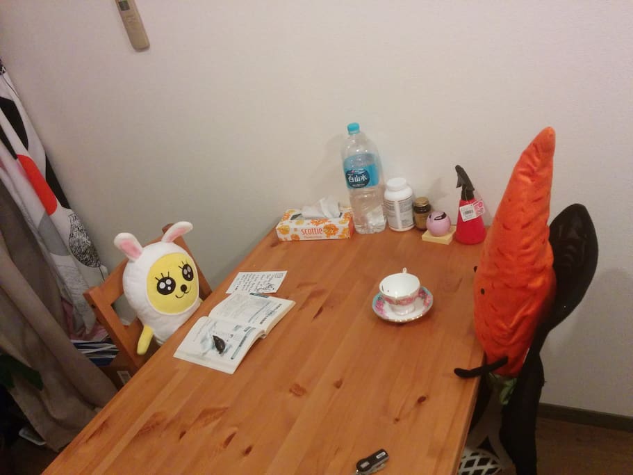 Teatime of cuties.