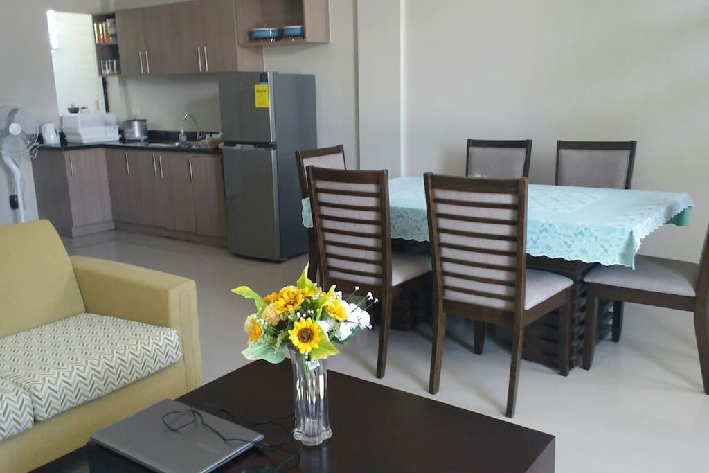 Kitchen
Dining
Living room