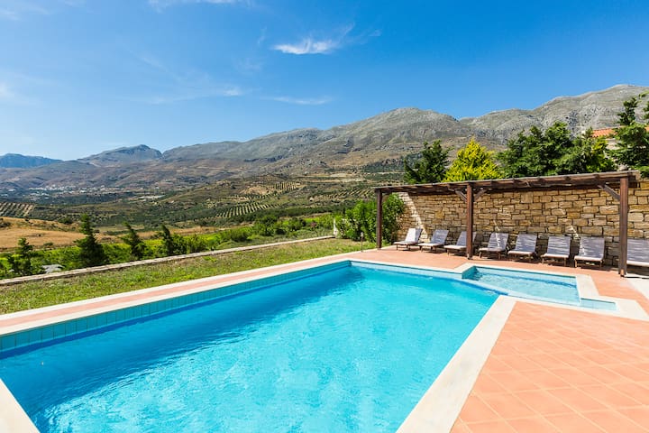 Thalia Villa, majestic landscape of South Crete gallery image 2