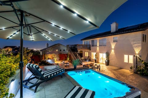 Top performing Airbnb: Luxury Getaway: Hot Tub|Pool Table|Fire Pit in Palmdale