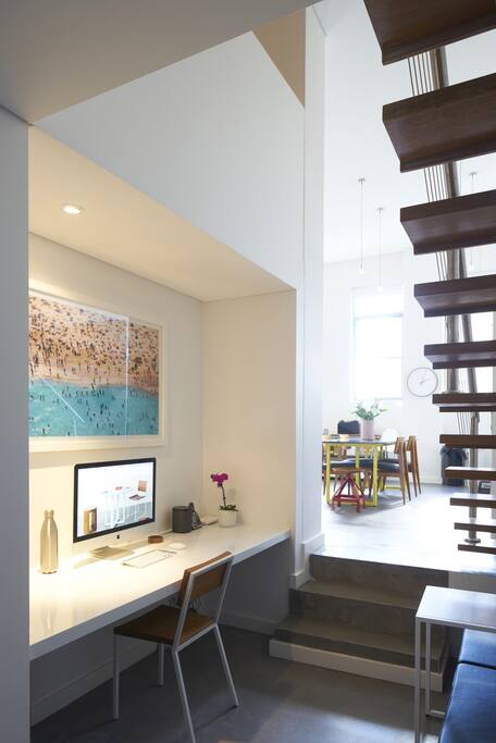 Entry way with desk