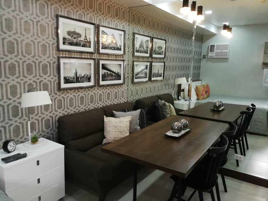 Living room/Dining area
