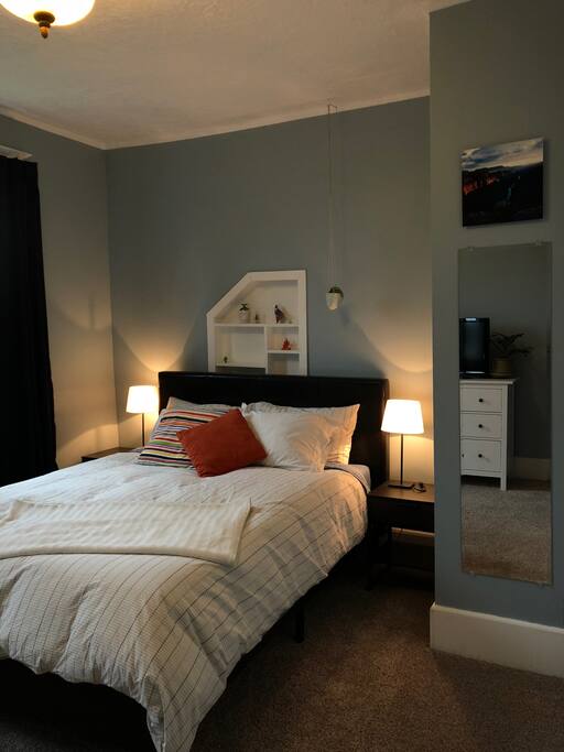 Queen sized bed with memory foam mattress
