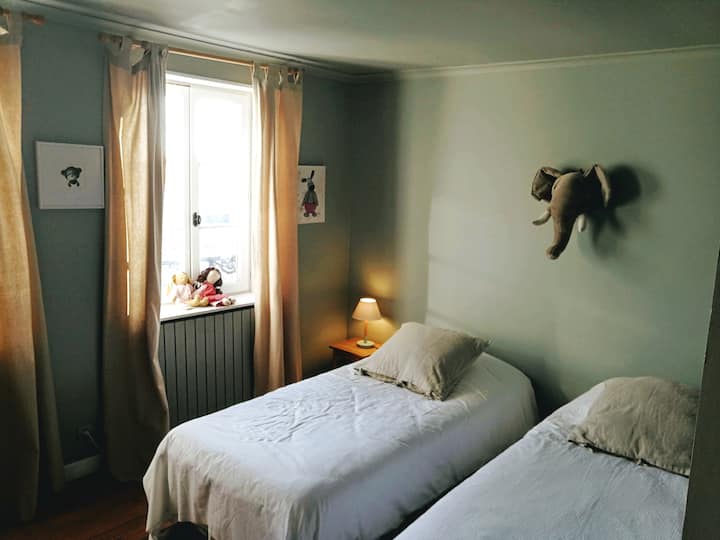 Dhoma e gjumit 2 : Kati i parë