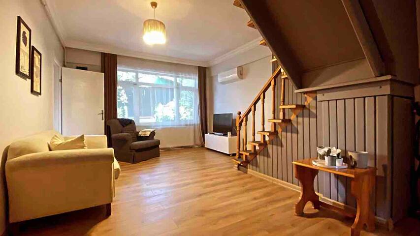 Deniz ve boğaz manzaralı bahçeli müstakil villa gallery image 3