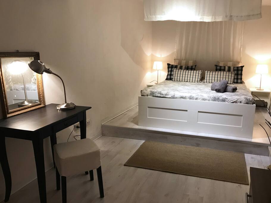 AzuniDsuite, luxury central flat Apartments for Rent in Cagliari