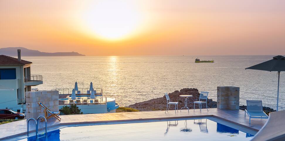 6-bedr deluxe villa PRVT heated pool stunning view gallery image 2