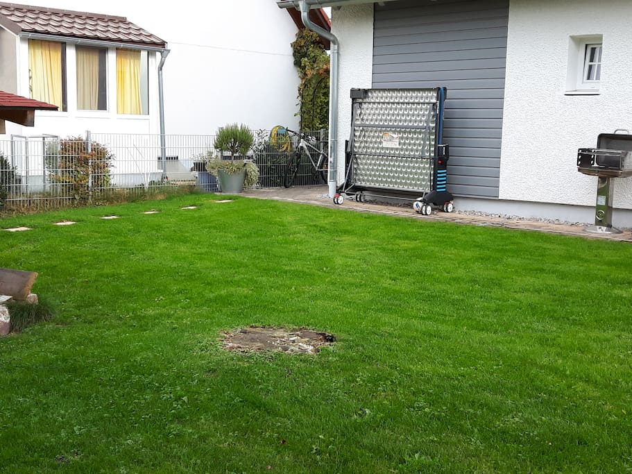 Garten hinterm Haus