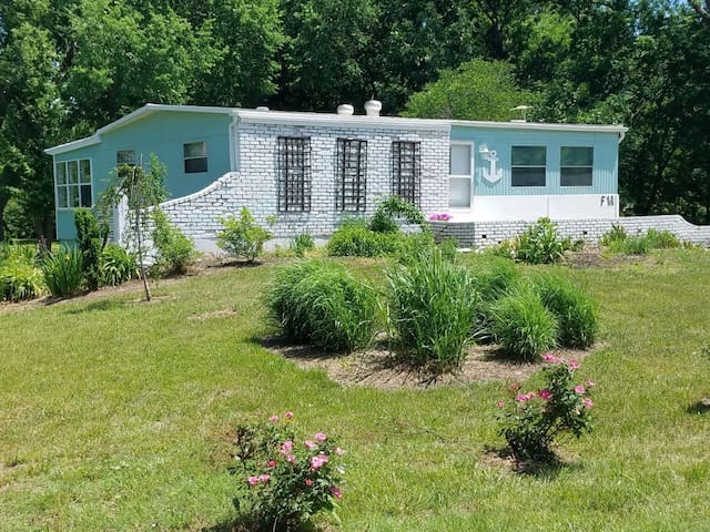 Airbnb Council Grove Vacation Rentals Places To Stay