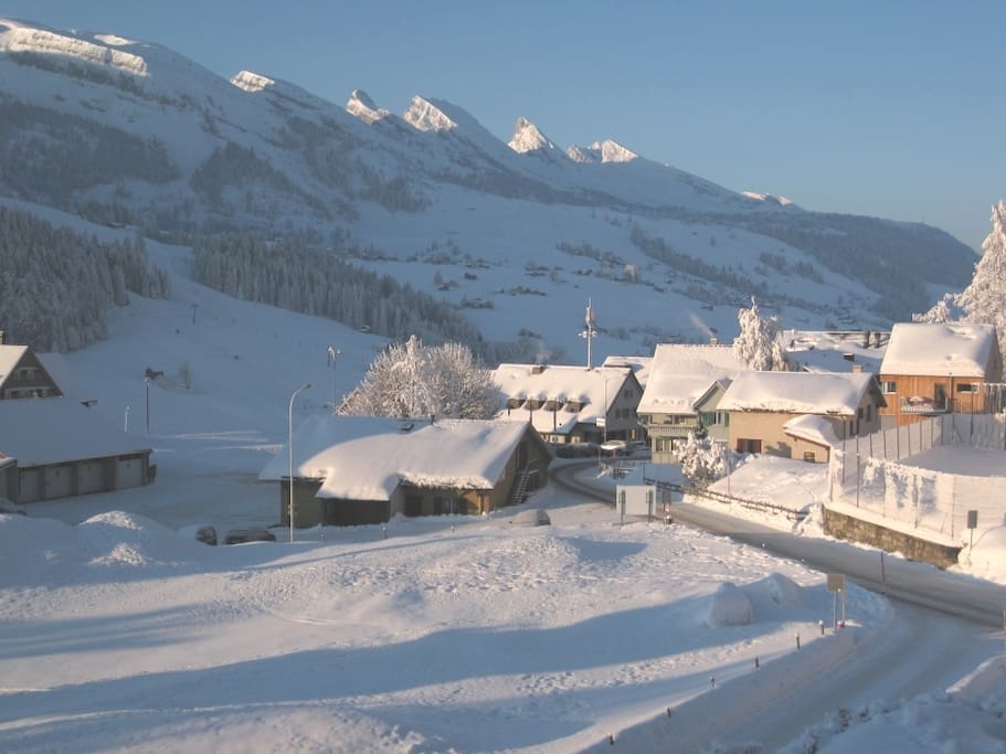 von meinem Balkon aus,(Winter) der benutzt werden kann, wenn ich da bin.