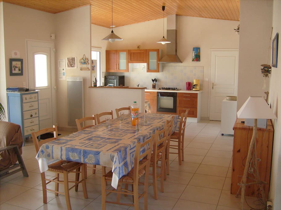 La grande pièce de vie (séjour salon cuisine ouverte) 50m²