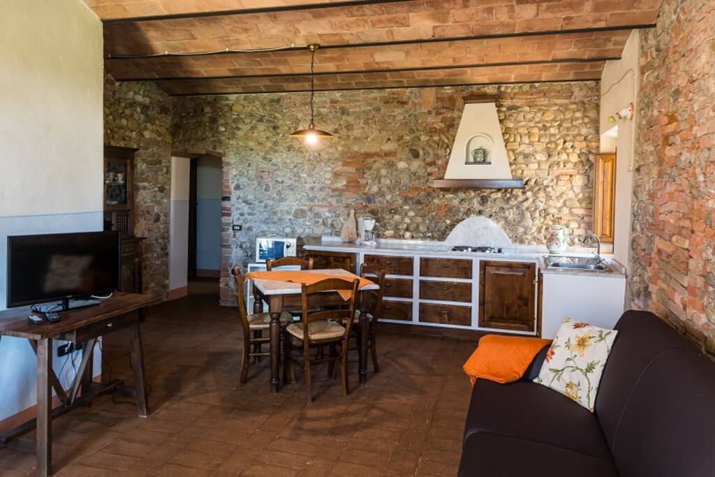 Soggiorno-sala da pranzo.