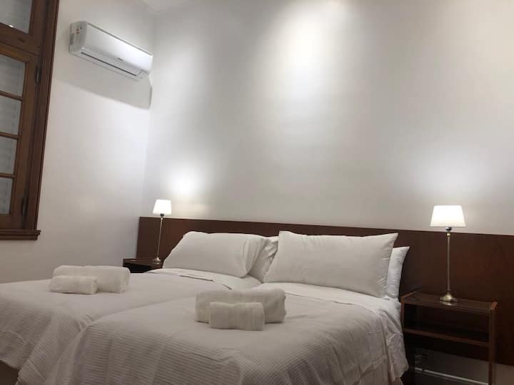 Климатик с инверторна технология, студена - топлина 