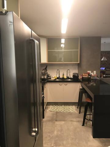 Apartamento tres quartos em Copacabana gallery image 2