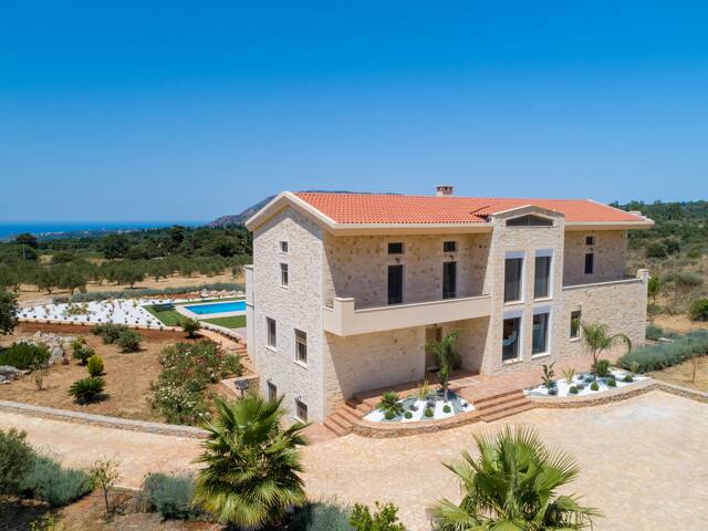 Aphrodite Luxury Resort gallery image 4