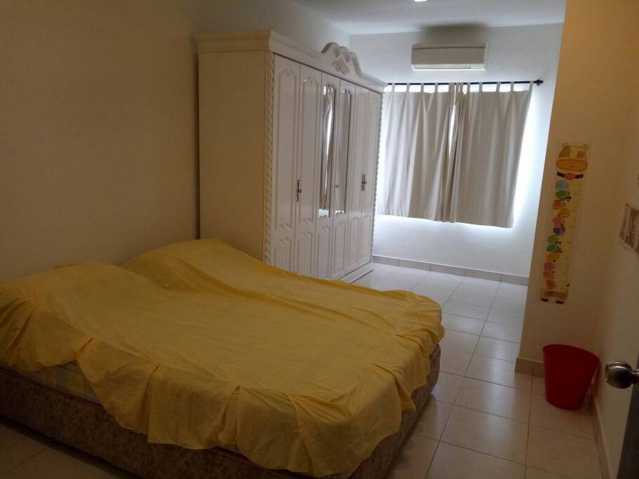 Guest room w double bed