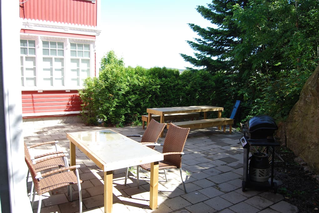 Terrace with furniture and a gassgrill (shared with the other apartments)