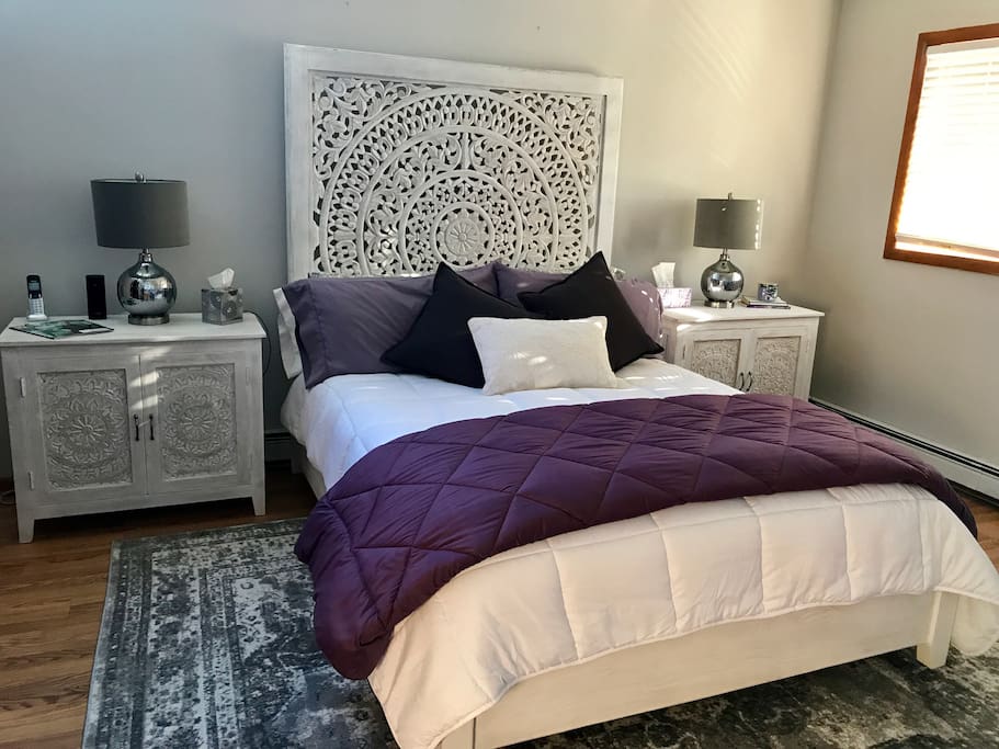 Master Bedroom-Queen Bed