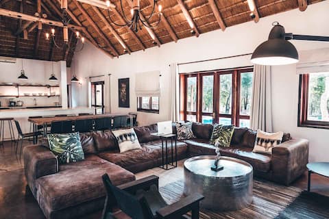 Kingly Bush Villa - Private Golf & Wildlife Villa