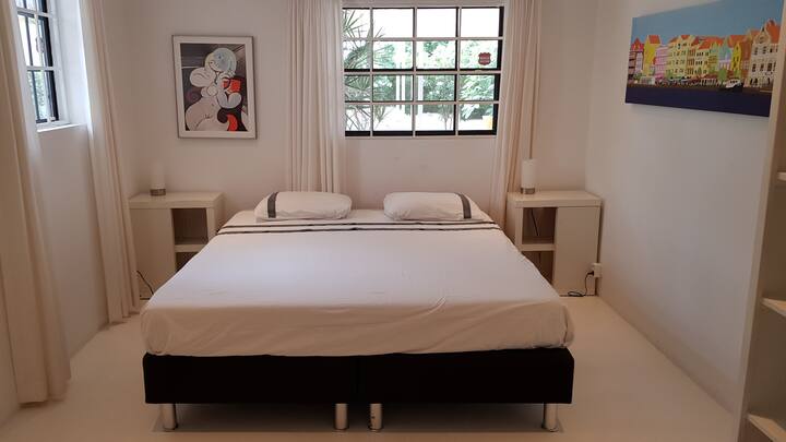 Bedroom 1 - king size double bed