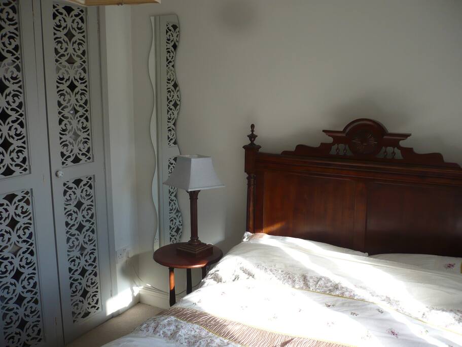 Bedroom - Vintage bed-new mattress