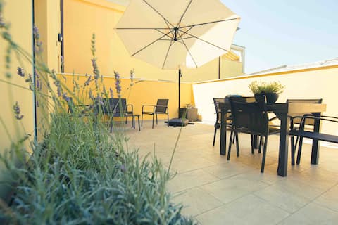 Giulia's Apartment - New Modern Comfortable