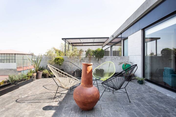 Stunning “Penthouse” in the Heart of Roma, CDMX gallery image 4