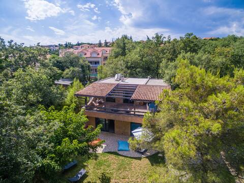 Private & Beautiful Villa 20 steps from the Sea
