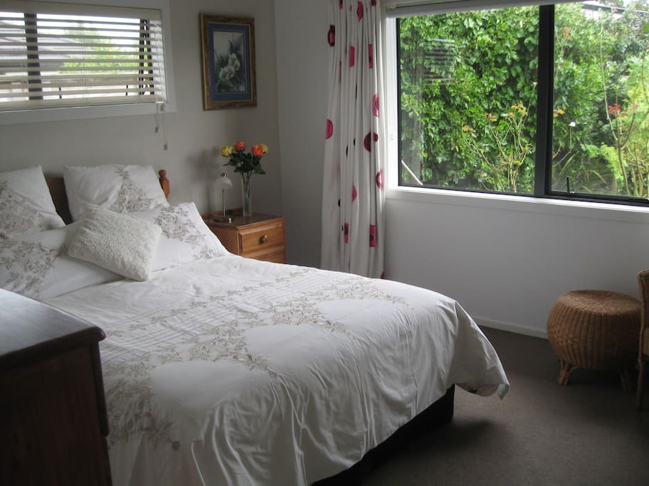 Queen bedroom