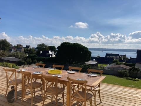 Beautiful villa, sea view on both sides, parking