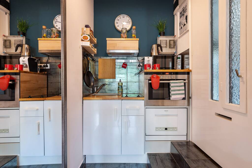 Dishwasher and oven as well