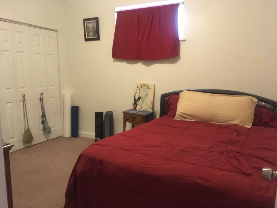 Big comfy queen bed