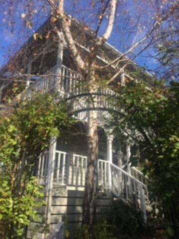 Historic House with Sea Views gallery image 3