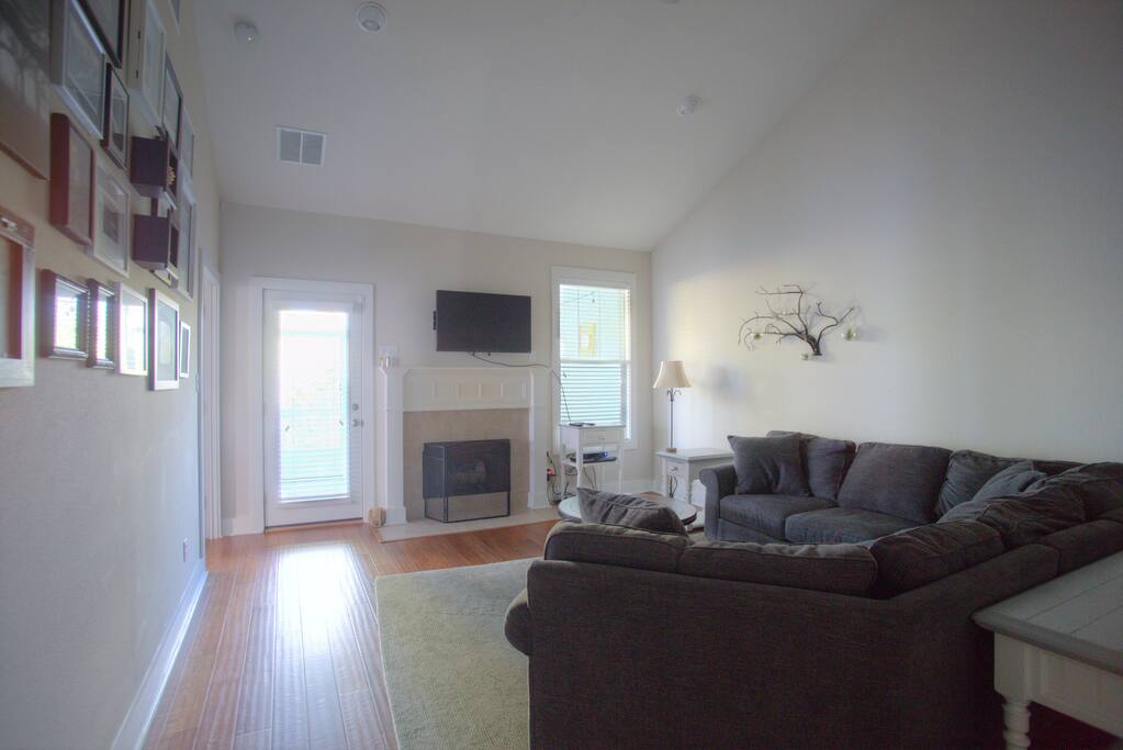Spacious living room area and oversized sectional.