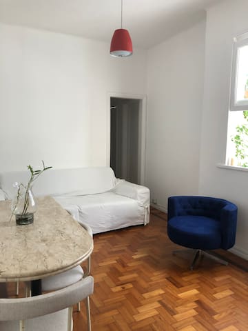 Apartamento no coração do Leblon