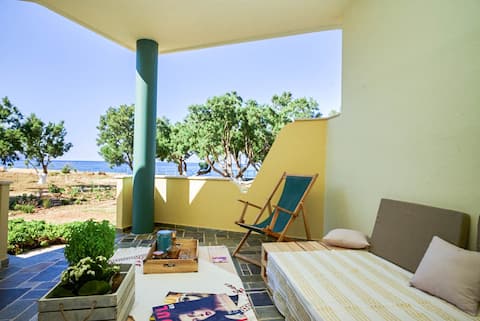 Top Airbnb: A sanctuary at the beach in Δήμος Κισσάμου