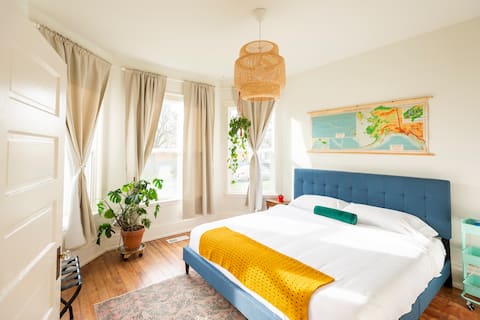 ★Renovated Fountain Dist. Charmer- Walk Downtown★