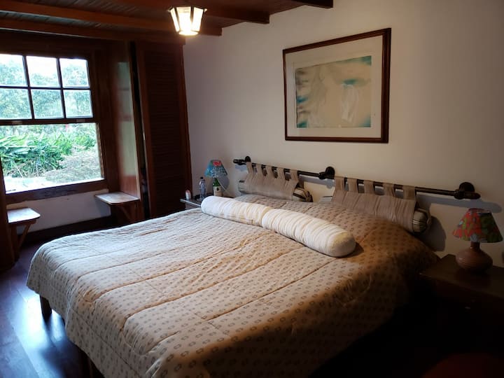 غرفة النوم الثانية ، المنزل الرئيسي