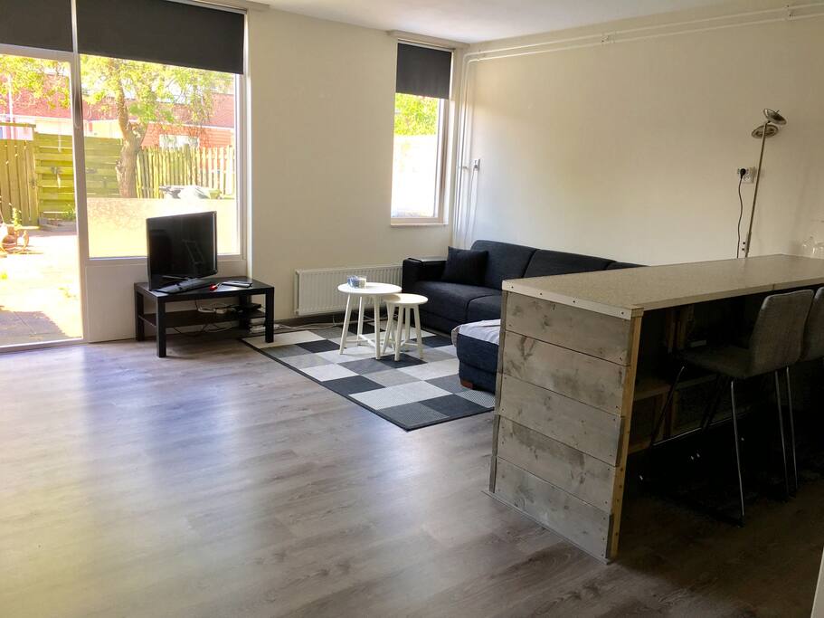 Loungebank.