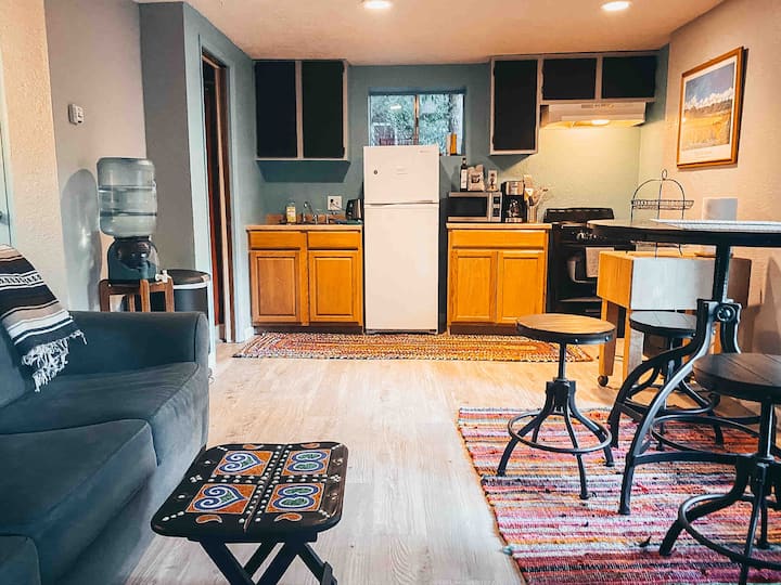 Russian River/Wine Country Studio On Private Road Guest suites for