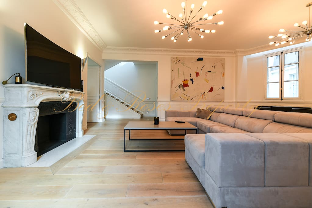 100 Sqm living room